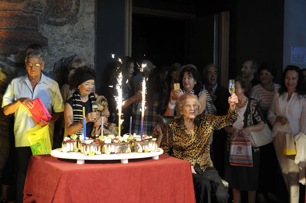 Стоти рођендан велике даме глуме